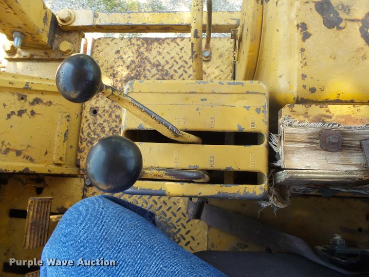 image for item DB7457 Caterpillar 977L track loader