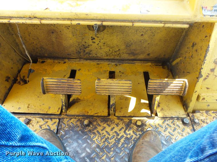 image for item DB7457 Caterpillar 977L track loader