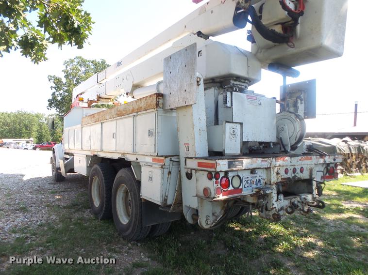 image for item DB7458 1998 International 4900 bucket truck