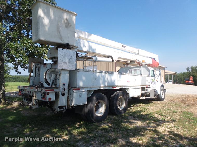 image for item DB7458 1998 International 4900 bucket truck