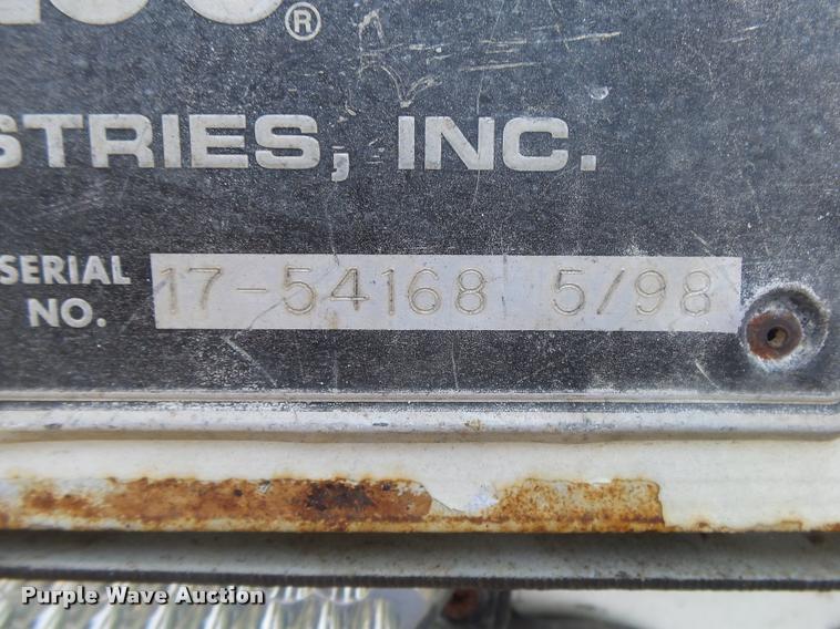 image for item DB7458 1998 International 4900 bucket truck