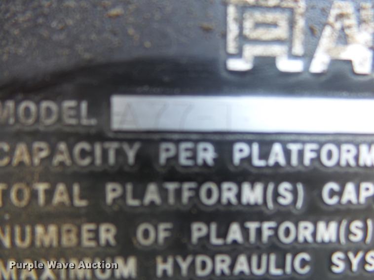 image for item DB7458 1998 International 4900 bucket truck