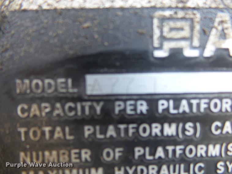 image for item DB7458 1998 International 4900 bucket truck