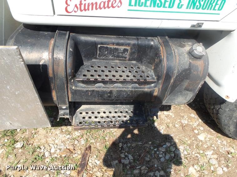 image for item DB7458 1998 International 4900 bucket truck