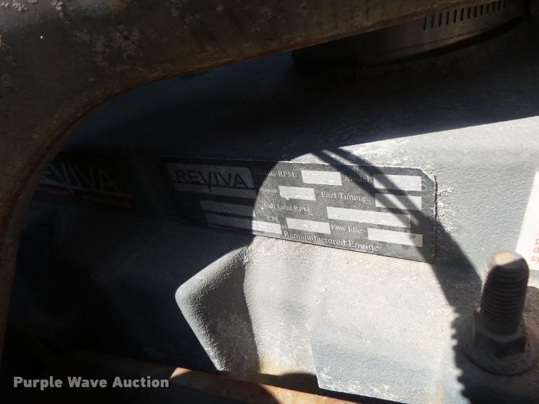 image for item DB7458 1998 International 4900 bucket truck