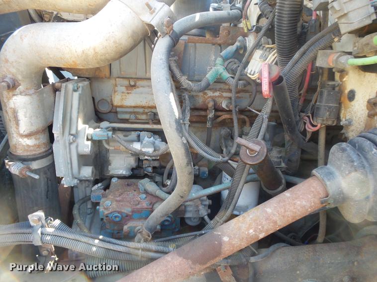 image for item DB7458 1998 International 4900 bucket truck