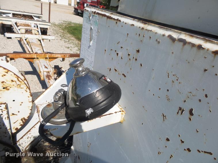 image for item DB7459 1998 Freightliner FL70 bucket truck