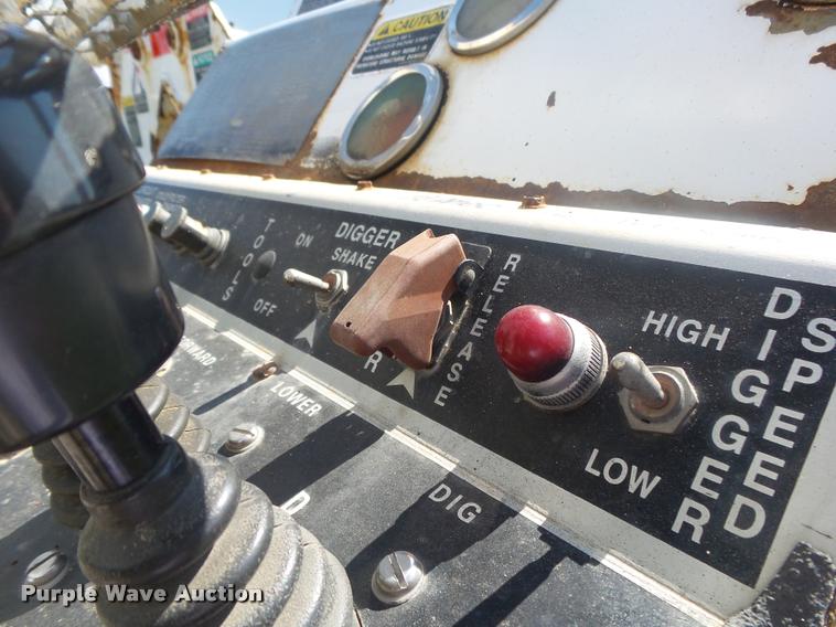 image for item DB7459 1998 Freightliner FL70 bucket truck