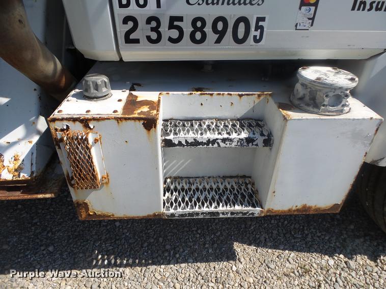 image for item DB7459 1998 Freightliner FL70 bucket truck