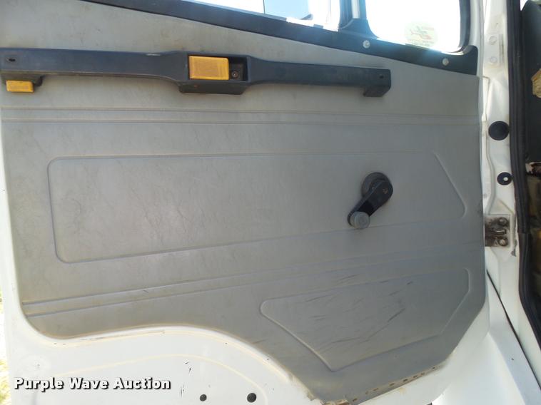 image for item DB7459 1998 Freightliner FL70 bucket truck