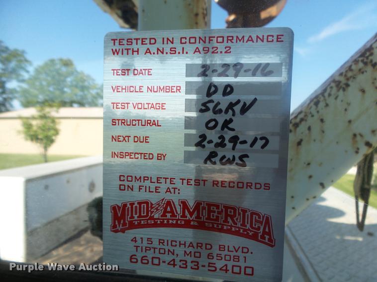 image for item DB7459 1998 Freightliner FL70 bucket truck