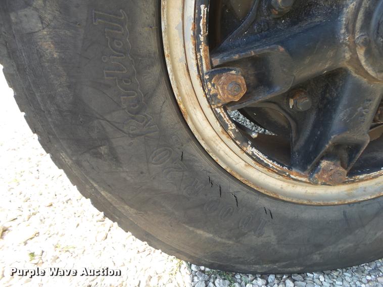 image for item DB7460 1989 GMC TopKick 7000 bucket truck