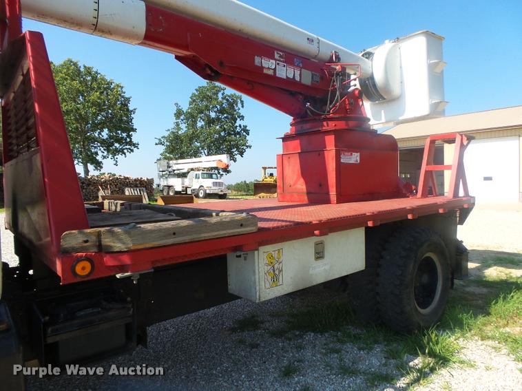 image for item DB7460 1989 GMC TopKick 7000 bucket truck