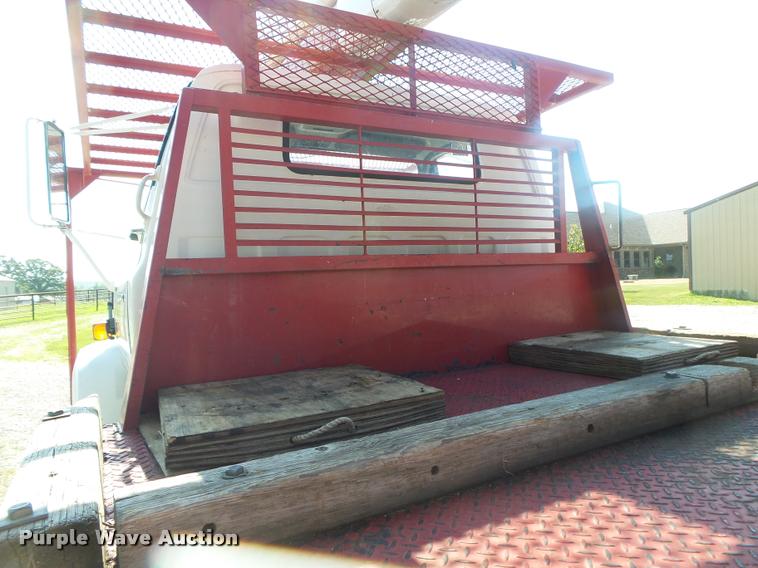 image for item DB7460 1989 GMC TopKick 7000 bucket truck