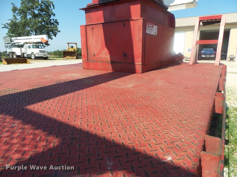 image for item DB7460 1989 GMC TopKick 7000 bucket truck