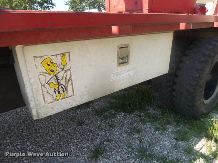 image for item DB7460 1989 GMC TopKick 7000 bucket truck