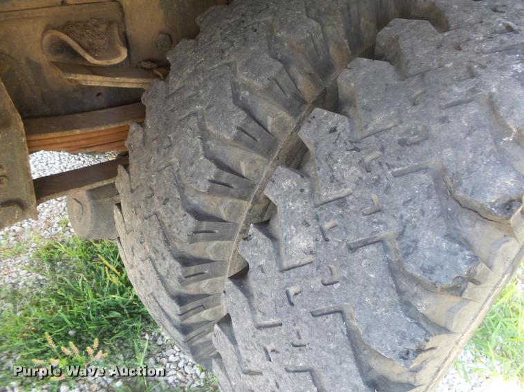 image for item DB7460 1989 GMC TopKick 7000 bucket truck