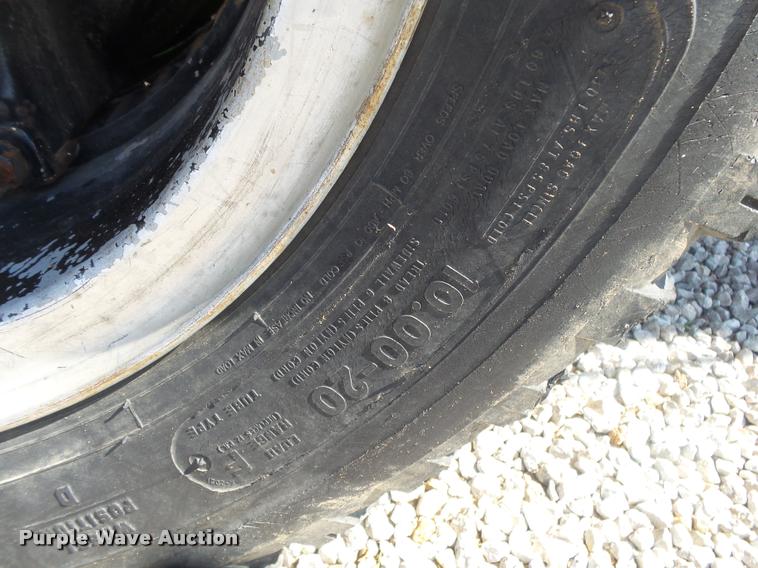 image for item DB7460 1989 GMC TopKick 7000 bucket truck