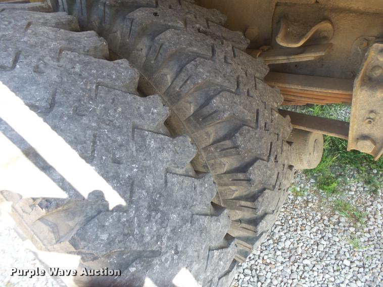 image for item DB7460 1989 GMC TopKick 7000 bucket truck