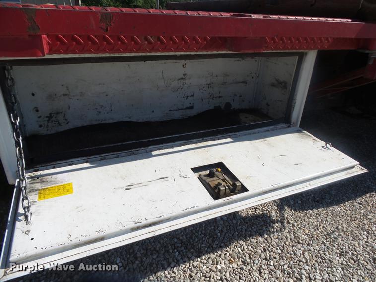 image for item DB7460 1989 GMC TopKick 7000 bucket truck