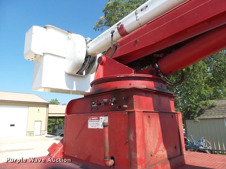 image for item DB7460 1989 GMC TopKick 7000 bucket truck