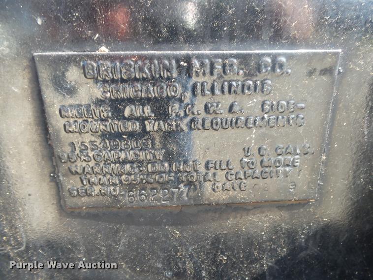 image for item DB7460 1989 GMC TopKick 7000 bucket truck