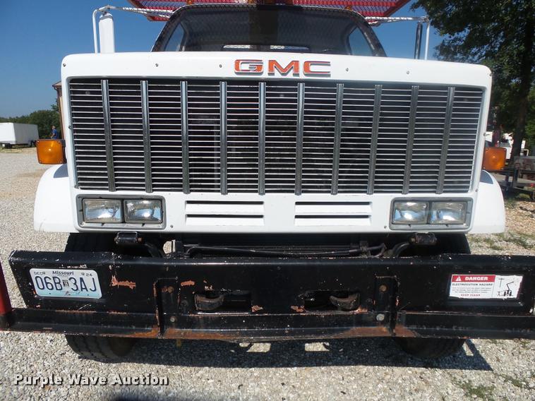 image for item DB7460 1989 GMC TopKick 7000 bucket truck