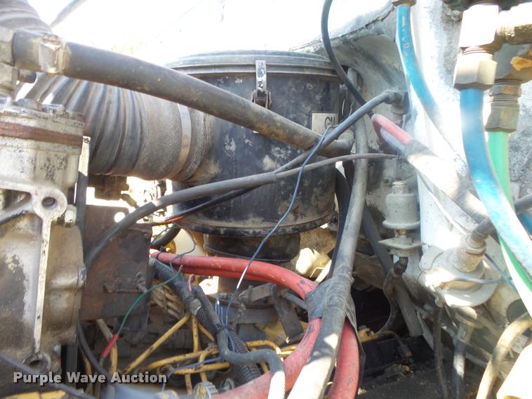 image for item DB7460 1989 GMC TopKick 7000 bucket truck