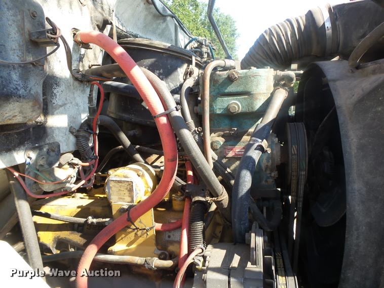 image for item DB7460 1989 GMC TopKick 7000 bucket truck