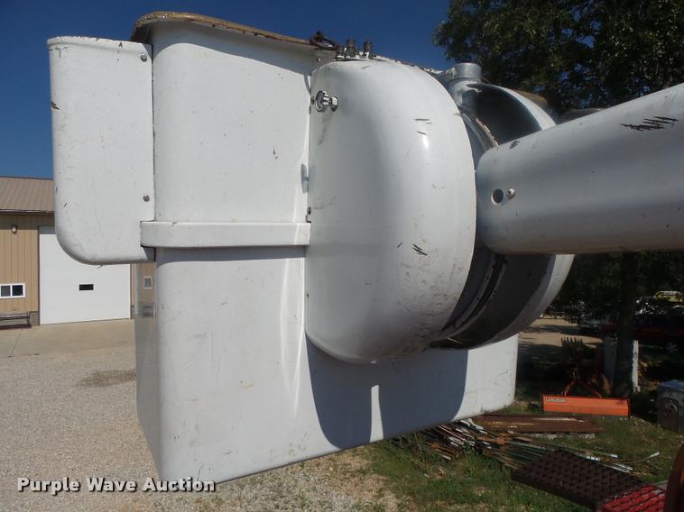 image for item DB7460 1989 GMC TopKick 7000 bucket truck