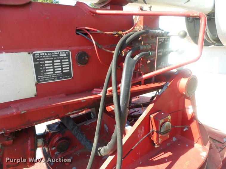 image for item DB7460 1989 GMC TopKick 7000 bucket truck