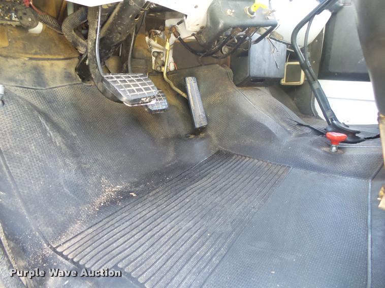 image for item DB7460 1989 GMC TopKick 7000 bucket truck