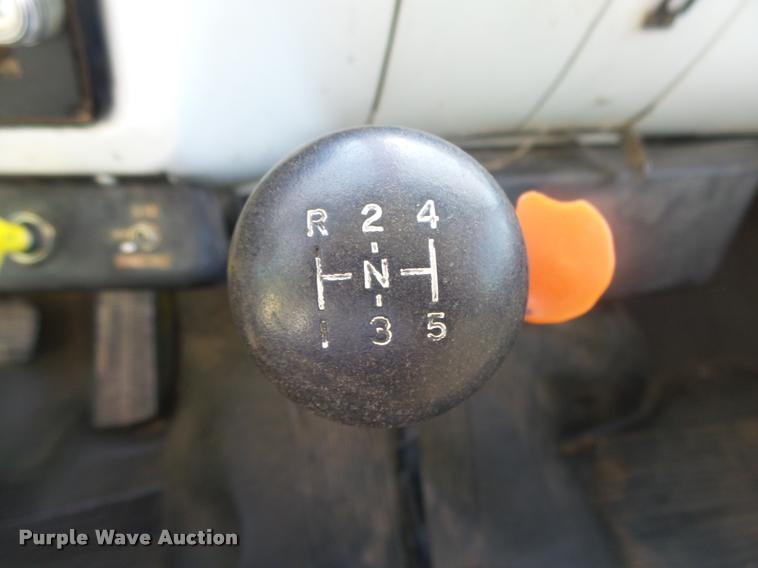 image for item DB7460 1989 GMC TopKick 7000 bucket truck