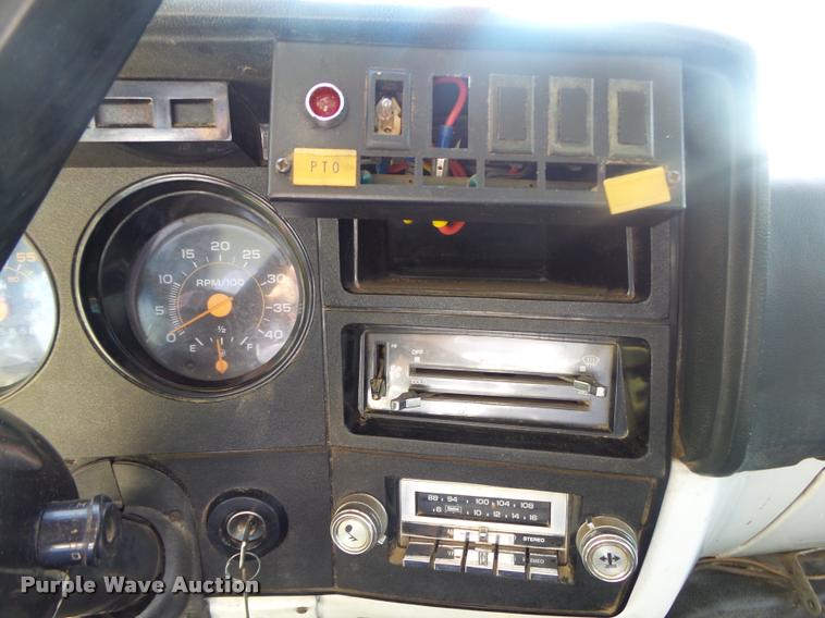 image for item DB7460 1989 GMC TopKick 7000 bucket truck