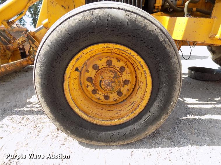 image for item DC4942 1979 John Deere 310AD backhoe