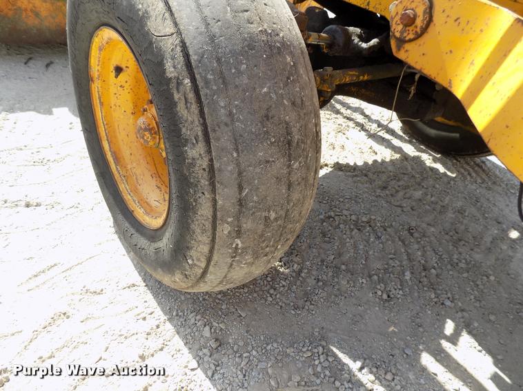 image for item DC4942 1979 John Deere 310AD backhoe