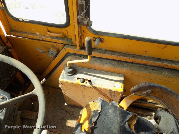 image for item DC4942 1979 John Deere 310AD backhoe