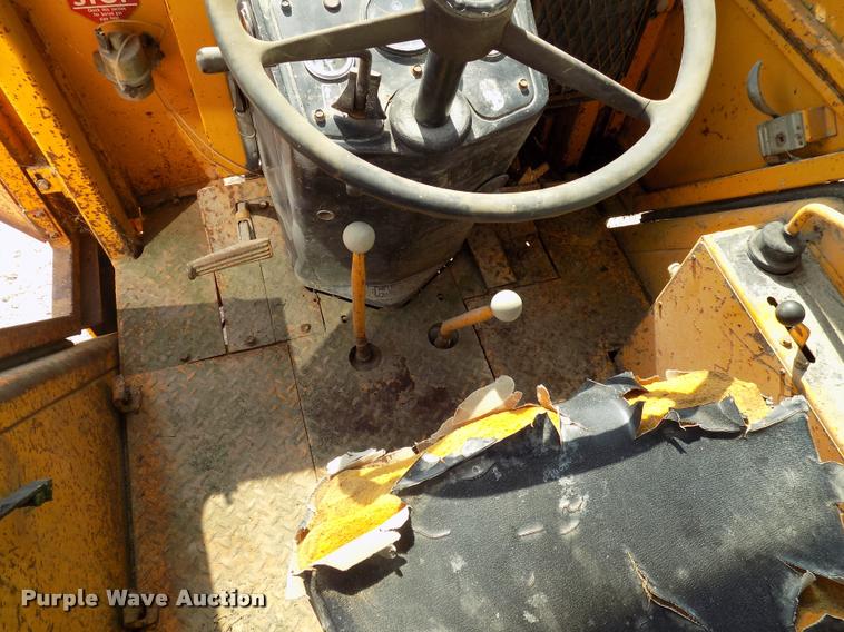 image for item DC4942 1979 John Deere 310AD backhoe