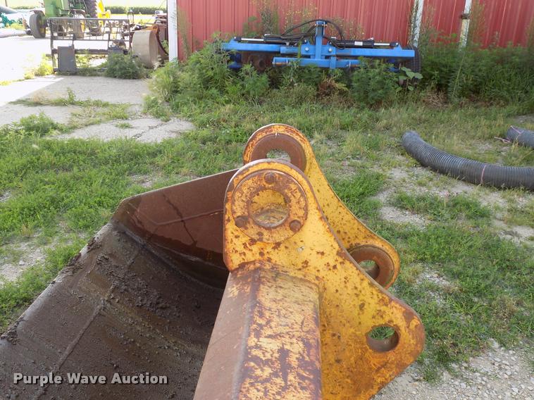 image for item DC4943 Excavator bucket