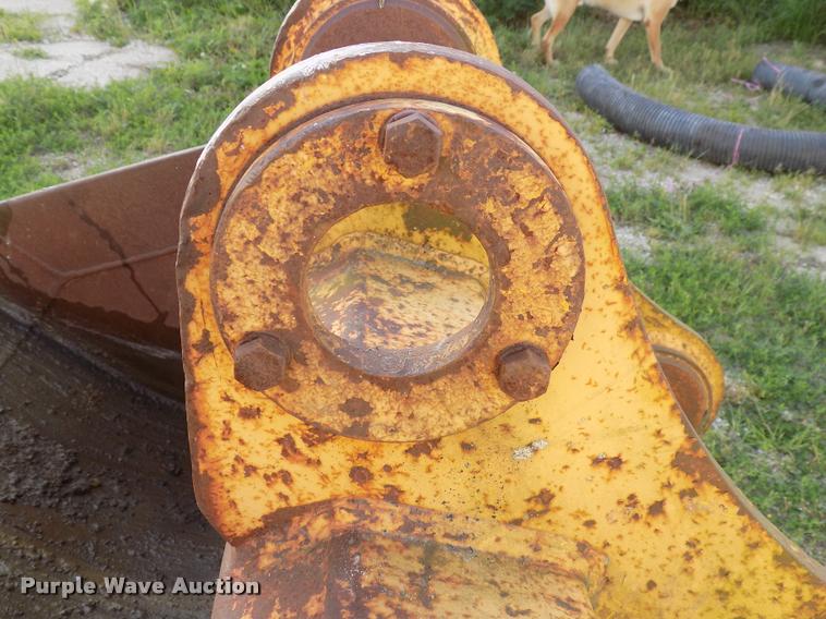 image for item DC4943 Excavator bucket