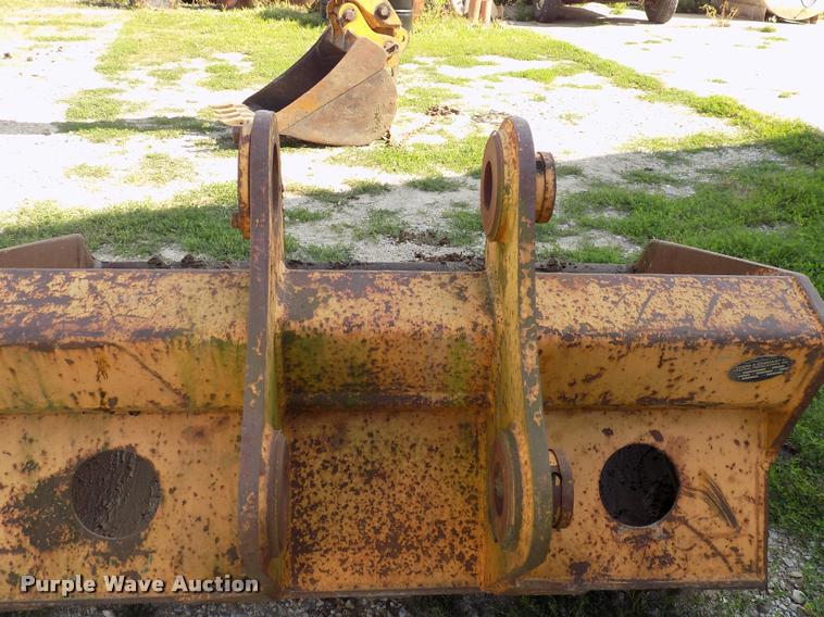 image for item DC4943 Excavator bucket