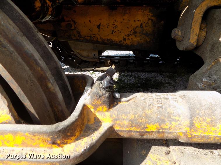 image for item DC4944 1976 John Deere 450CA loader