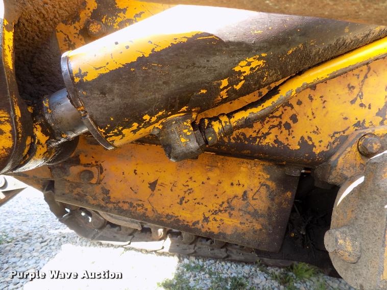 image for item DC4944 1976 John Deere 450CA loader