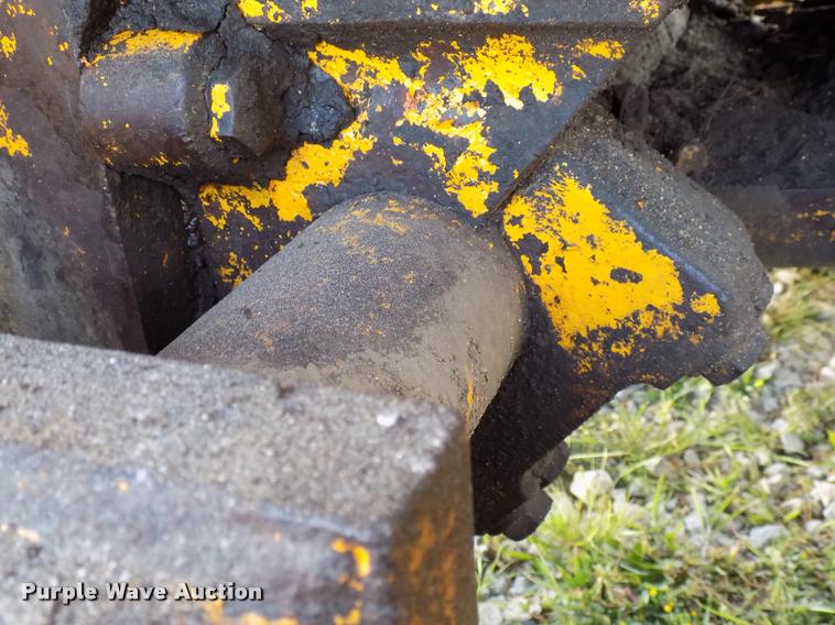 image for item DC4944 1976 John Deere 450CA loader