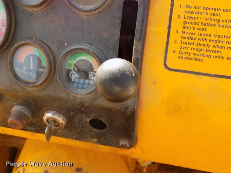 image for item DC4944 1976 John Deere 450CA loader