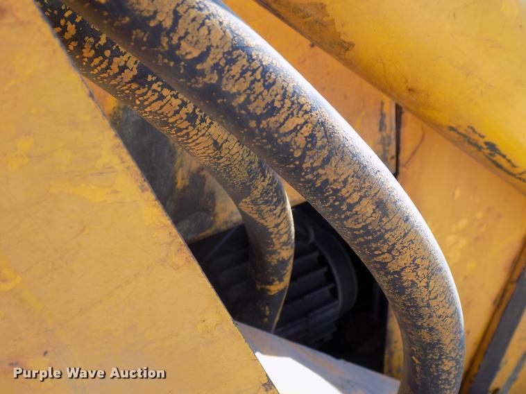 image for item DC4944 1976 John Deere 450CA loader