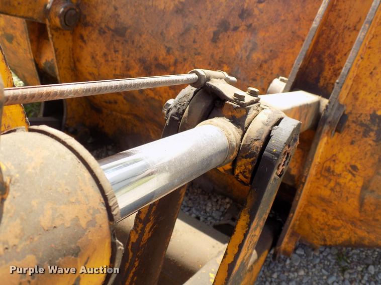 image for item DC4944 1976 John Deere 450CA loader