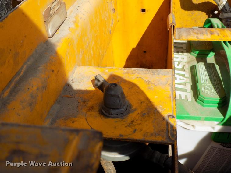 image for item DC4944 1976 John Deere 450CA loader