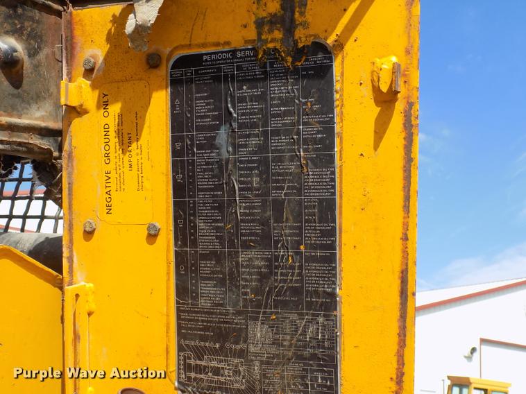 image for item DC4944 1976 John Deere 450CA loader