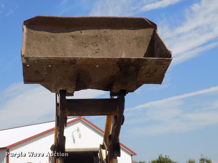 image for item DC4944 1976 John Deere 450CA loader